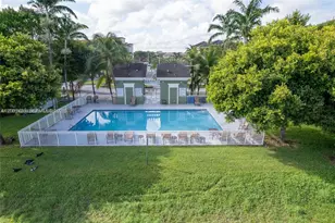 11002 NW 83rd St, Doral, FL 33178 - Photo 25