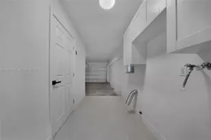 1320 NW 72nd Ave, Plantation, FL 33313 - Photo 17
