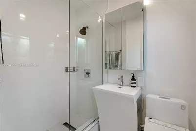 7501 W Adventure Ave, North Bay Village, FL 33141 - Photo 25