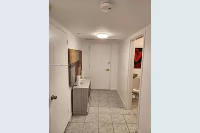 5700 Collins Ave #4N, Miami Beach, FL 33140 - Photo 13