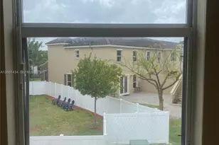 17186 SW 93rd St, Kendall, FL 33196 - Photo 5