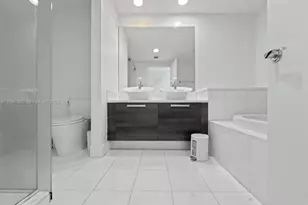 2950 NE 188th St, Aventura, FL 33180 - Photo 23