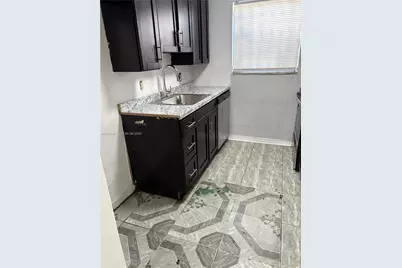 270 NE 142nd St #14A, Miami, FL 33161 - Photo 1