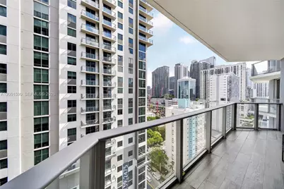 1010 SW 2nd Ave #1605, Miami, FL 33130 - Photo 23