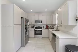 2432 SE 10th Ct, Homestead, FL 33035 - Photo 11