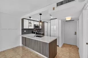 600 NE 36th St, Miami, FL 33137 - Photo 13