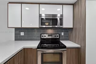 600 NE 36th St, Miami, FL 33137 - Photo 17