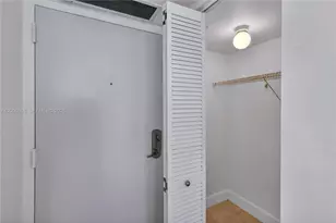 600 NE 36th St, Miami, FL 33137 - Photo 31