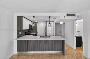 600 NE 36th St, Miami, FL 33137 - Photo 15