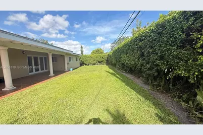 8820 SW 43rd Ter, Miami, FL 33165 - Photo 17