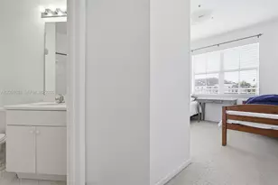 11102 NW 83rd St, Doral, FL 33178 - Photo 15