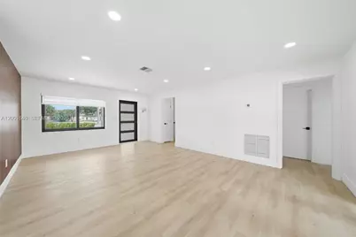 7200 W 12th Ave, Hialeah, FL 33014 - Photo 17