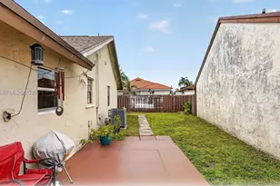 7010 SW 103rd Pl, Miami, FL 33173 - Photo 3
