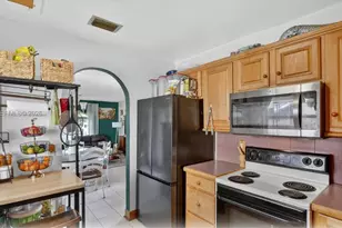 7010 SW 103rd Pl, Miami, FL 33173 - Photo 11