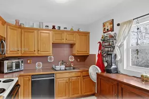 7010 SW 103rd Pl, Miami, FL 33173 - Photo 13