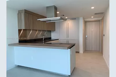 1000 Brickell Plz #3904, Miami, FL 33131 - Photo 3