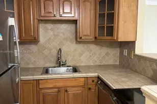 10383 N Kendall Dr, Miami, FL 33176 - Photo 3