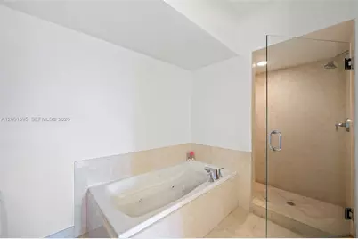 20000 E Country Club Dr #314, Aventura, FL 33180 - Photo 17