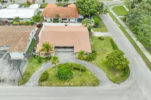 1611 NE 50th Ct, Fort Lauderdale, FL 33334 - Photo 13