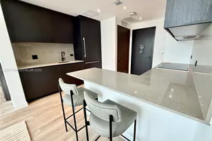 20 NE 11th St, Miami, FL 33132 - Photo 7