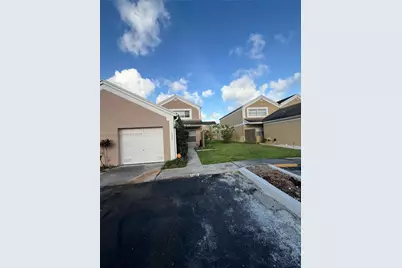 1425 NW 124th Ave #1425, Pembroke Pines, FL 33026 - Photo 17