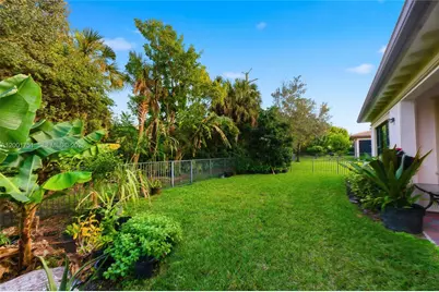 9220 E Meridian Dr, Parkland, FL 33076 - Photo 43