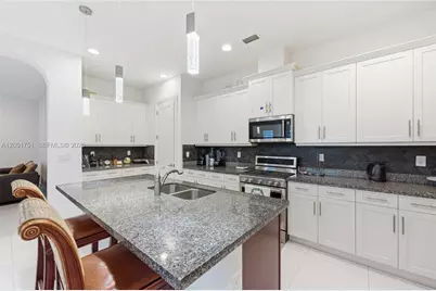 9220 E Meridian Dr, Parkland, FL 33076 - Photo 11