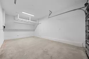 715 SE 15th St, Homestead, FL 33034 - Photo 9