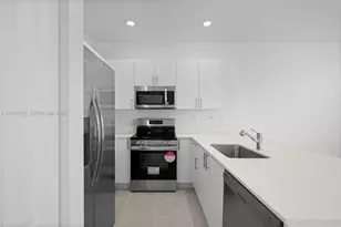 715 SE 15th St, Homestead, FL 33034 - Photo 13
