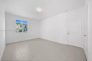 715 SE 15th St, Homestead, FL 33034 - Photo 7