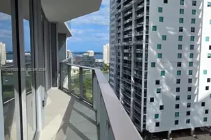 77 SE 5th St, Miami, FL 33131 - Photo 17