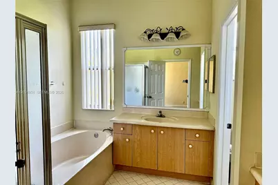 1006 Sunflower Cir, Weston, FL 33327 - Photo 15