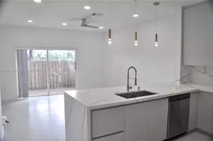 8261 NW 107 Ct, Doral, FL 33178 - Photo 7