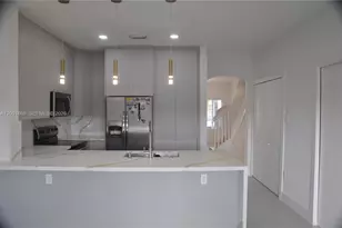8261 NW 107 Ct, Doral, FL 33178 - Photo 11