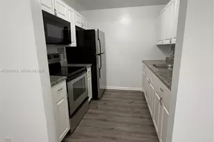 800 SW 131st Ave, Pembroke Pines, FL 33027 - Photo 3