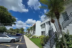 310 Racquet Club Rd, Weston, FL 33326 - Photo 5