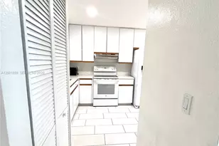 6109 NW 171st St, Hialeah, FL 33015 - Photo 7