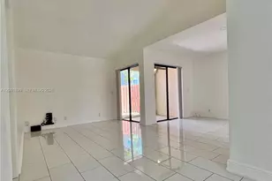 6109 NW 171st St, Hialeah, FL 33015 - Photo 11