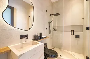 707 NE 77th St, Miami, FL 33138 - Photo 23