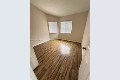 1034 W Jasmine Ln, North Lauderdale, FL 33068 - Photo 19