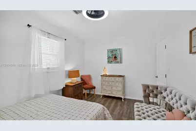1121 NE 211th St, Miami, FL 33179 - Photo 23