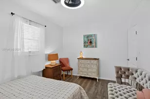 1121 NE 211th St, Miami, FL 33179 - Photo 23