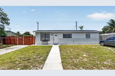 1121 NE 211th St, Miami, FL 33179 - Photo 5