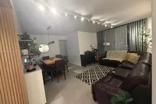 9725 NW 52nd St, Doral, FL 33178 - Photo 21
