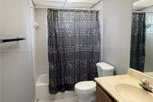 9375 Fontainebleau Blvd, Miami, FL 33172 - Photo 45