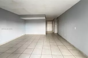 9375 Fontainebleau Blvd, Miami, FL 33172 - Photo 15