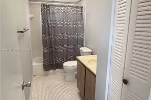 9375 Fontainebleau Blvd, Miami, FL 33172 - Photo 43