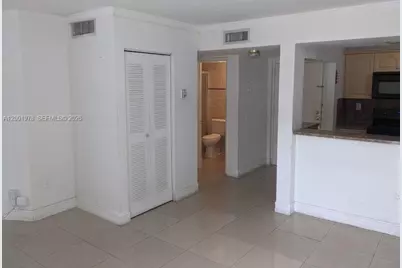 7125 NW 186th St #B209, Hialeah, FL 33015 - Photo 9