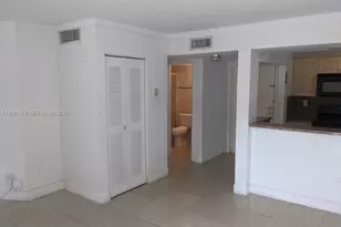 7125 NW 186th St, Hialeah, FL 33015 - Photo 9