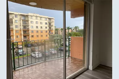 9320 Fontainebleau Blvd #301, Miami, FL 33172 - Photo 5